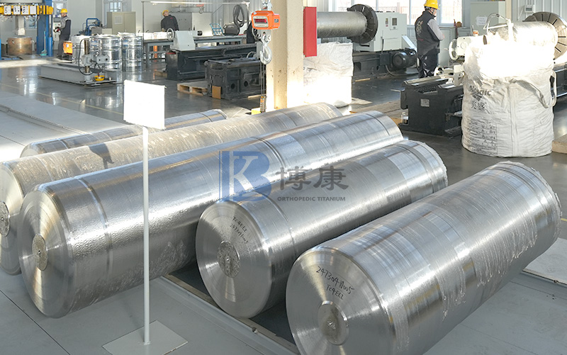 Titanium Ingot Manufacturing - Triple VaR -prosess for høy renhet og ensartethet